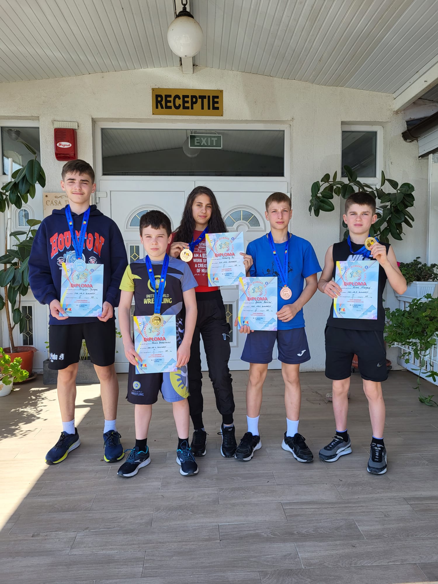 CSS Nr.4 București se întoarce cu 5 medalii,2 de aur,1 de argint și 2 de bronz de la Cupa României U 15